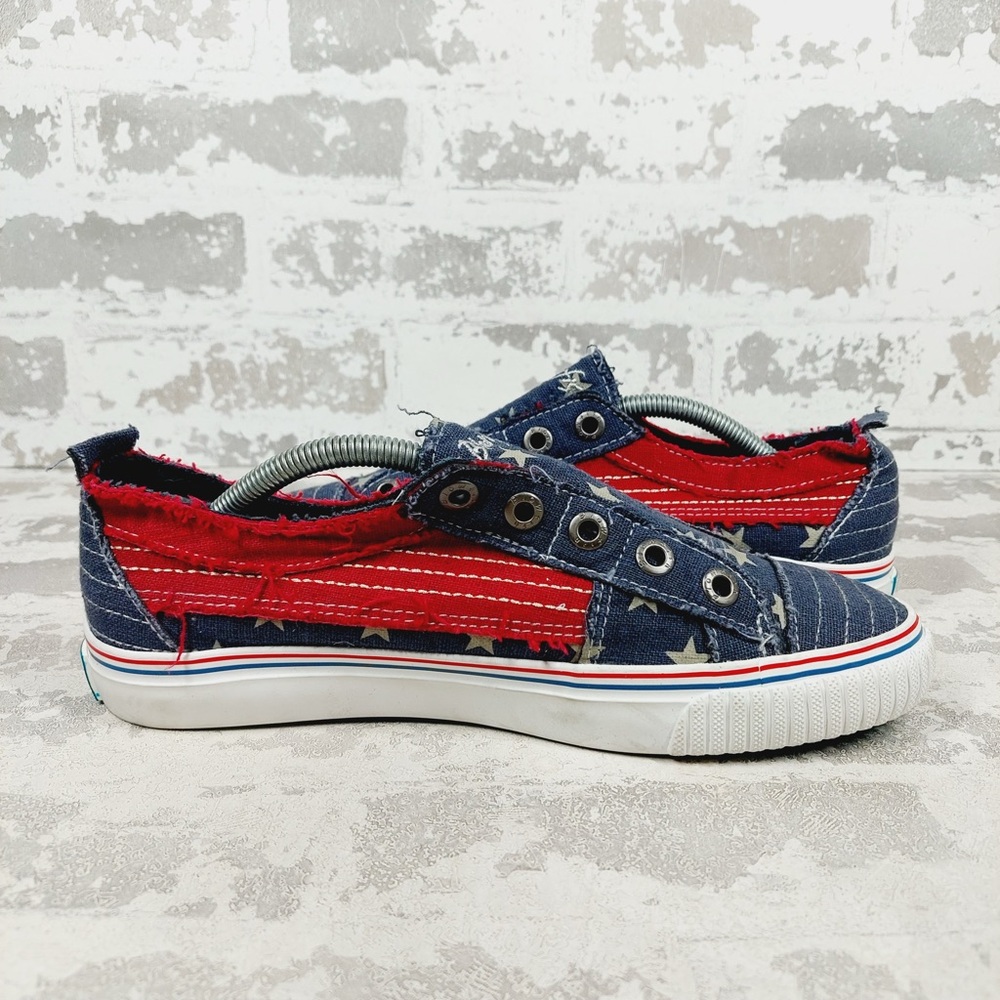 NEW Blowfish Malibu Bettie Stars Stripes Distressed Slip On Low Top Sneakers F85 - Picture 2 of 11